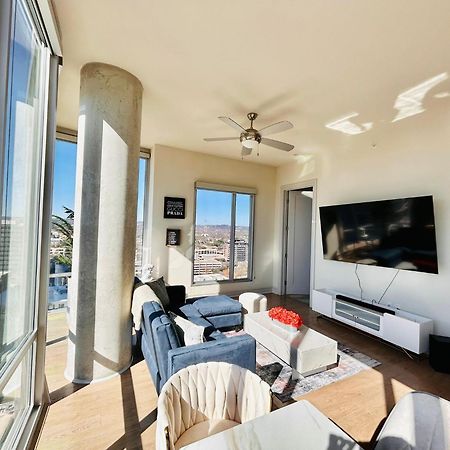 Indulge In Luxury Living 2 Bedroom Gem In The Heart Of Austin With Pool, Gym, And Breathtaking Views エクステリア 写真