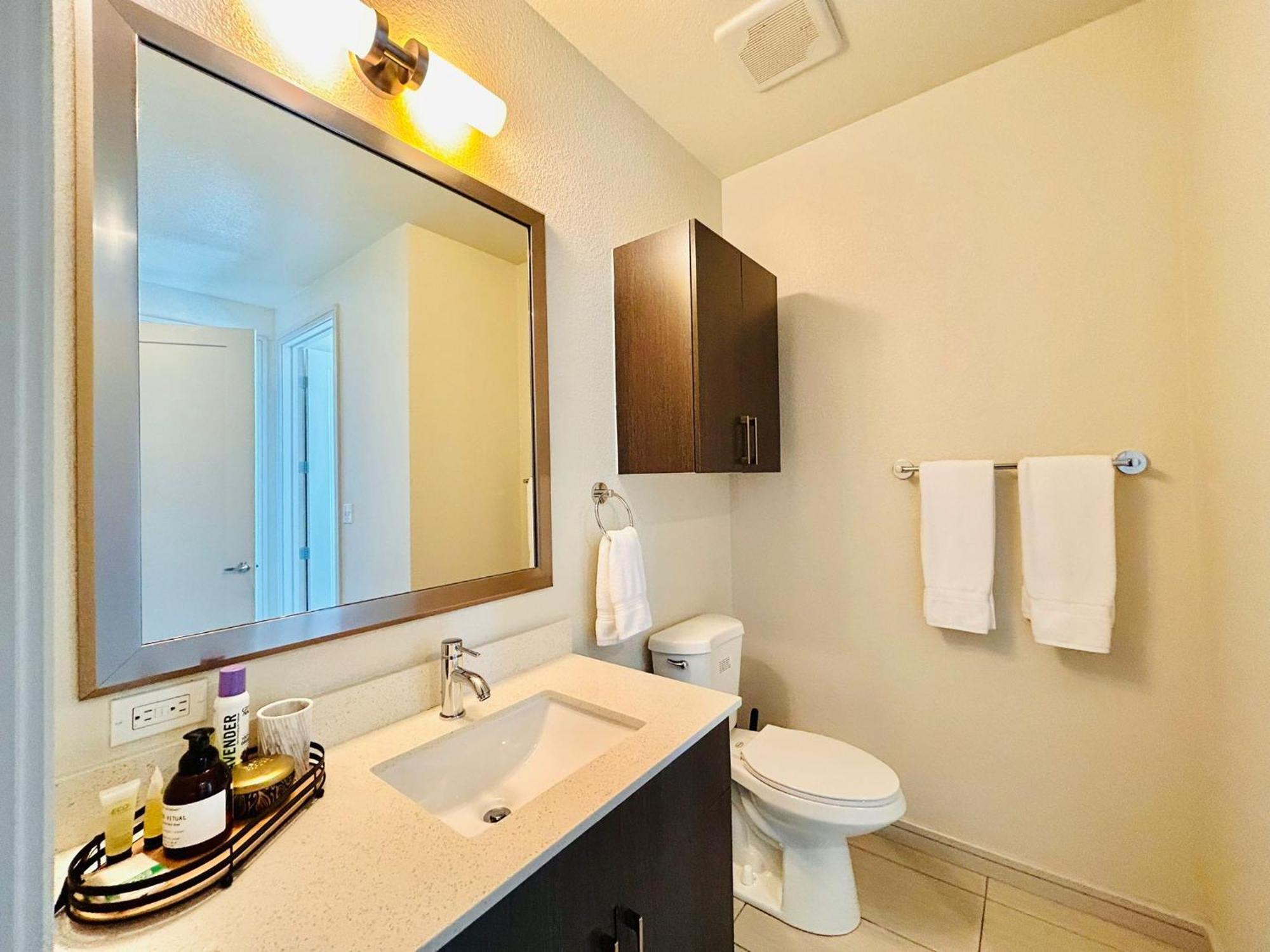 Indulge In Luxury Living 2 Bedroom Gem In The Heart Of Austin With Pool, Gym, And Breathtaking Views エクステリア 写真