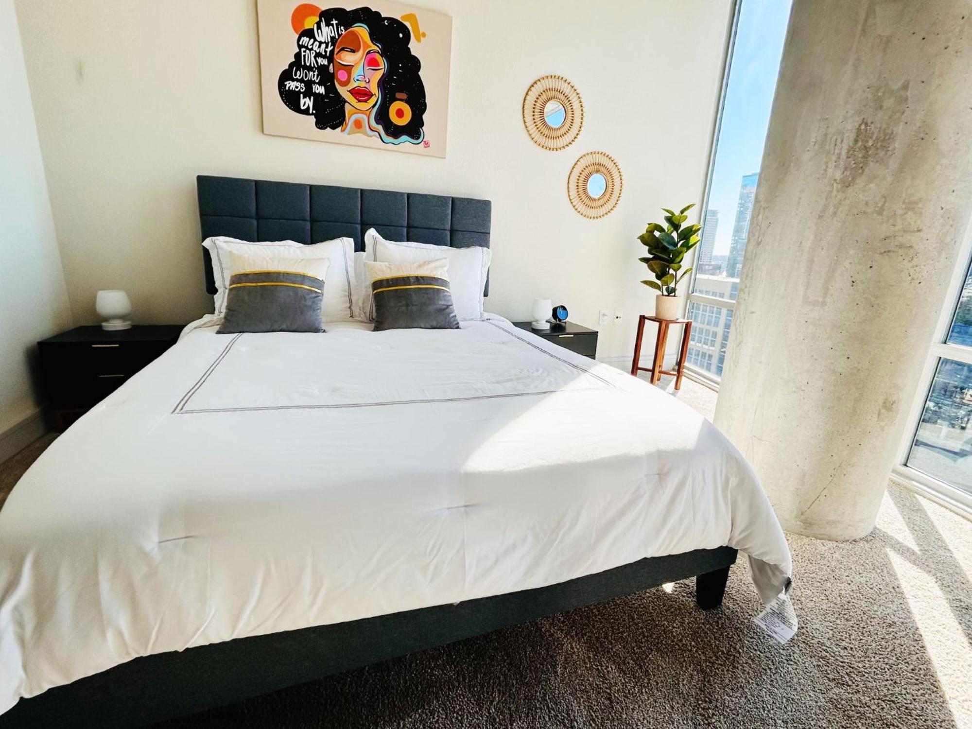 Indulge In Luxury Living 2 Bedroom Gem In The Heart Of Austin With Pool, Gym, And Breathtaking Views エクステリア 写真