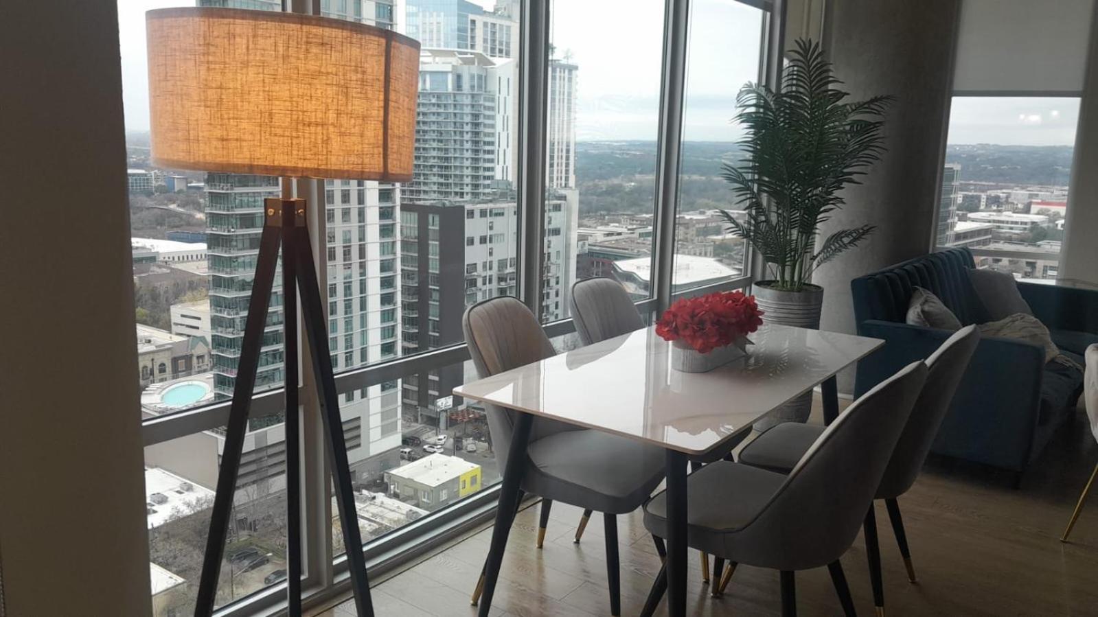 Indulge In Luxury Living 2 Bedroom Gem In The Heart Of Austin With Pool, Gym, And Breathtaking Views エクステリア 写真